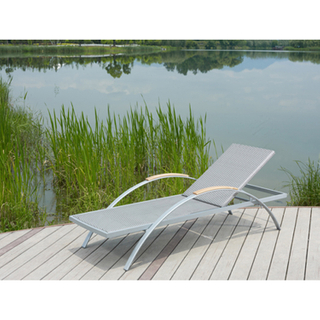 Modern Leisure Furniture Hot Sale Outdoor Lounge Bed Wicker Sun Garden Classics New Design Rattan Chaise Lounger.